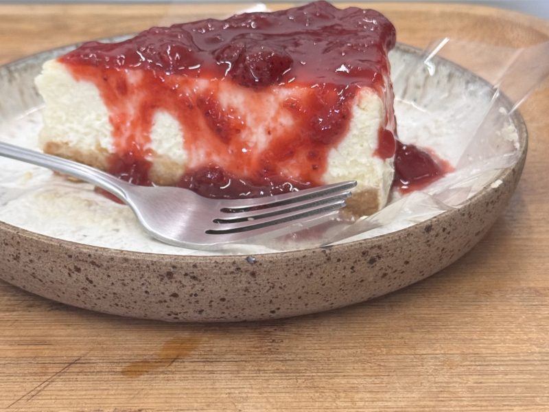 Cheesecake com Geleia de Morango — imagem ilustrativa